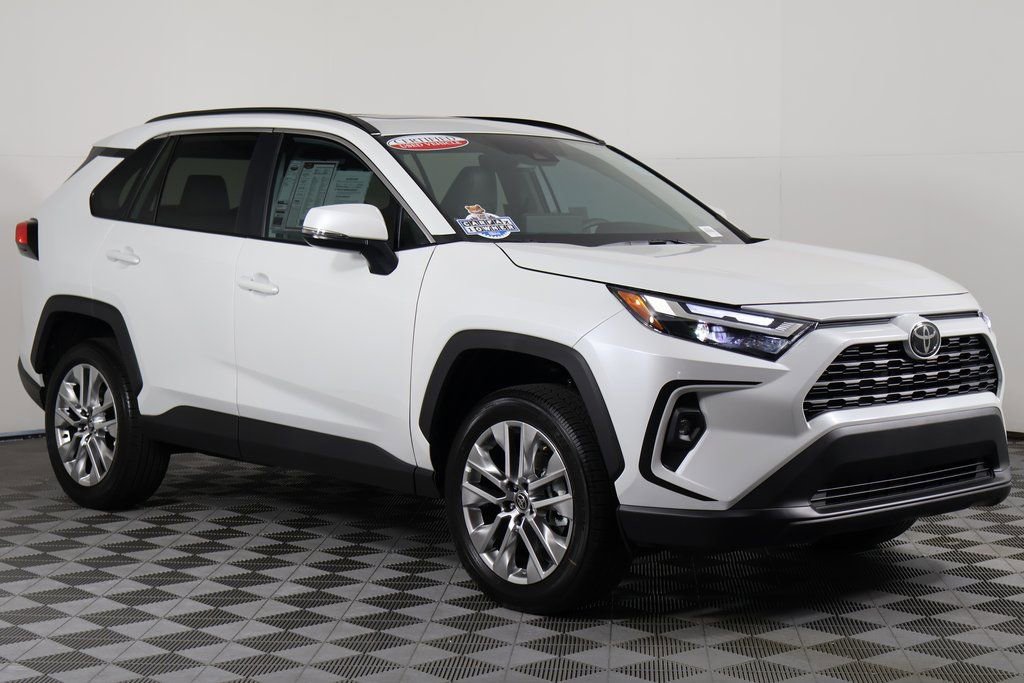 2025 Toyota RAV4 XLE Premium photo 3