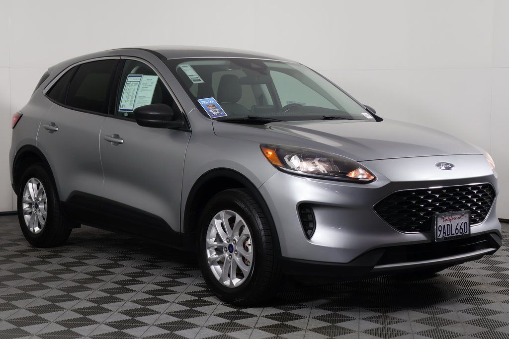 2022 Ford Escape SE photo 3
