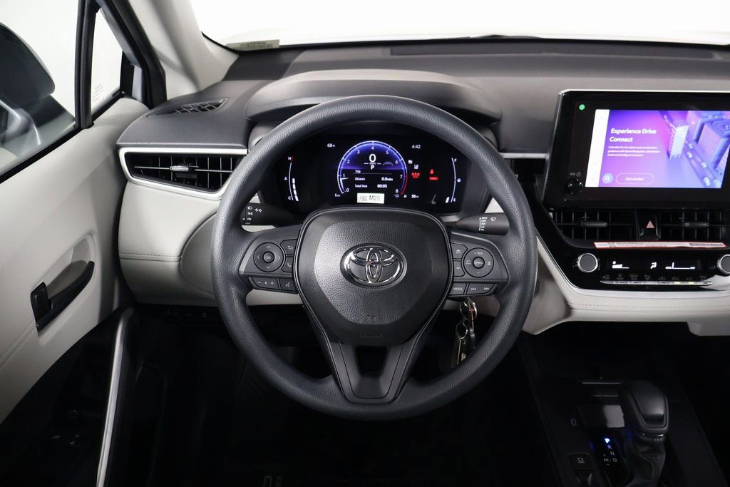 2026 Toyota Corolla Cross L photo 3