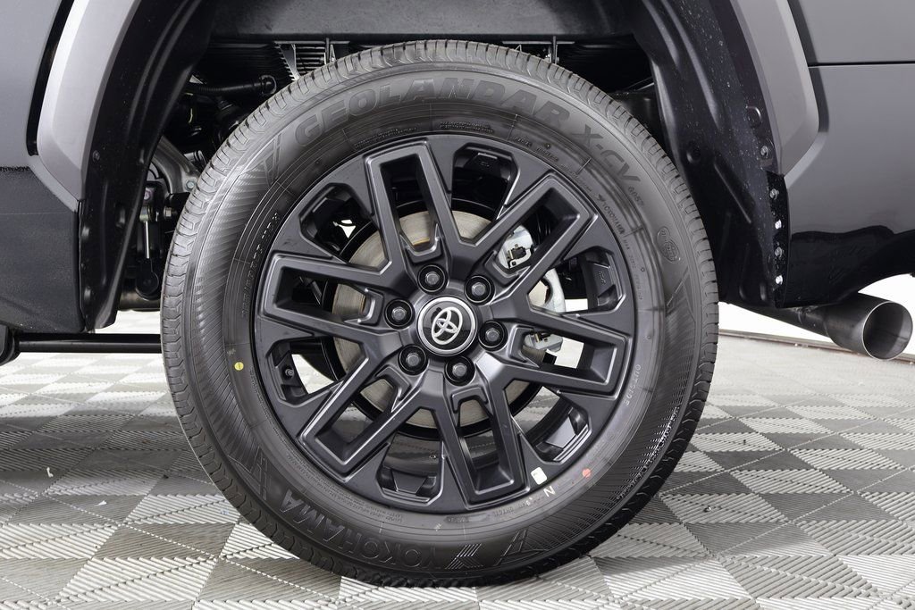2026 Toyota Tundra Limited - Photo 10