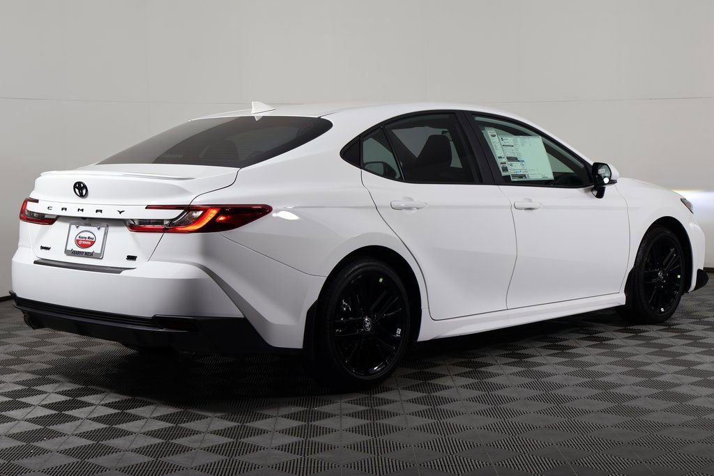 2026 Toyota Camry SE photo 2