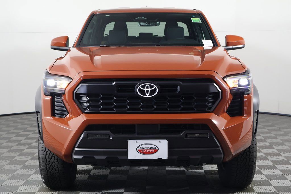 2025 Toyota Tacoma TRD Off-Road photo 2