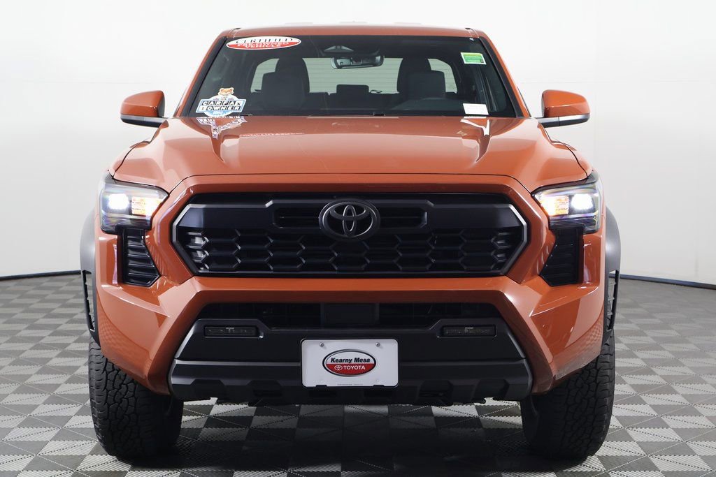 2025 Toyota Tacoma TRD Off-Road photo 2