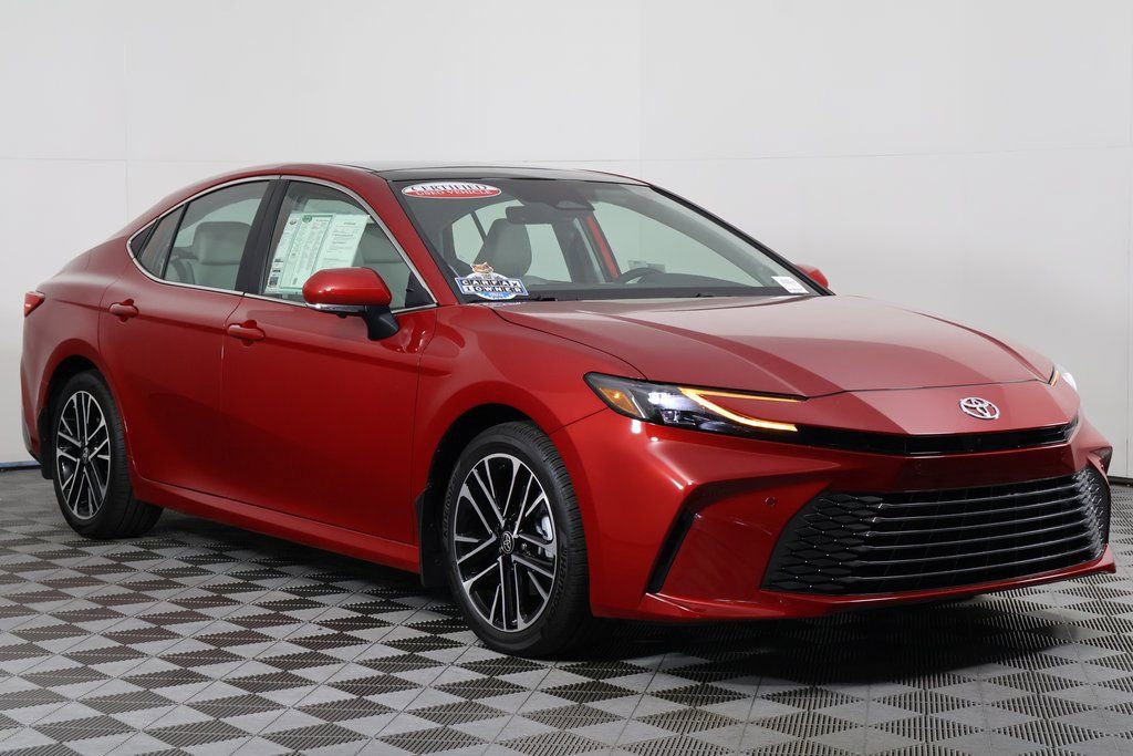 2025 Toyota Camry XLE photo 3