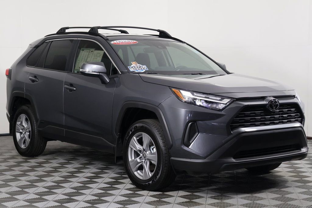 2025 Toyota RAV4 Hybrid LE photo 2