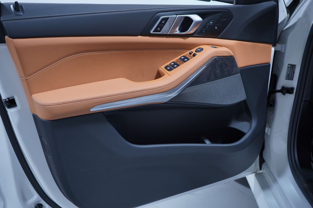 2025 BMW X5 M60i - Photo 19