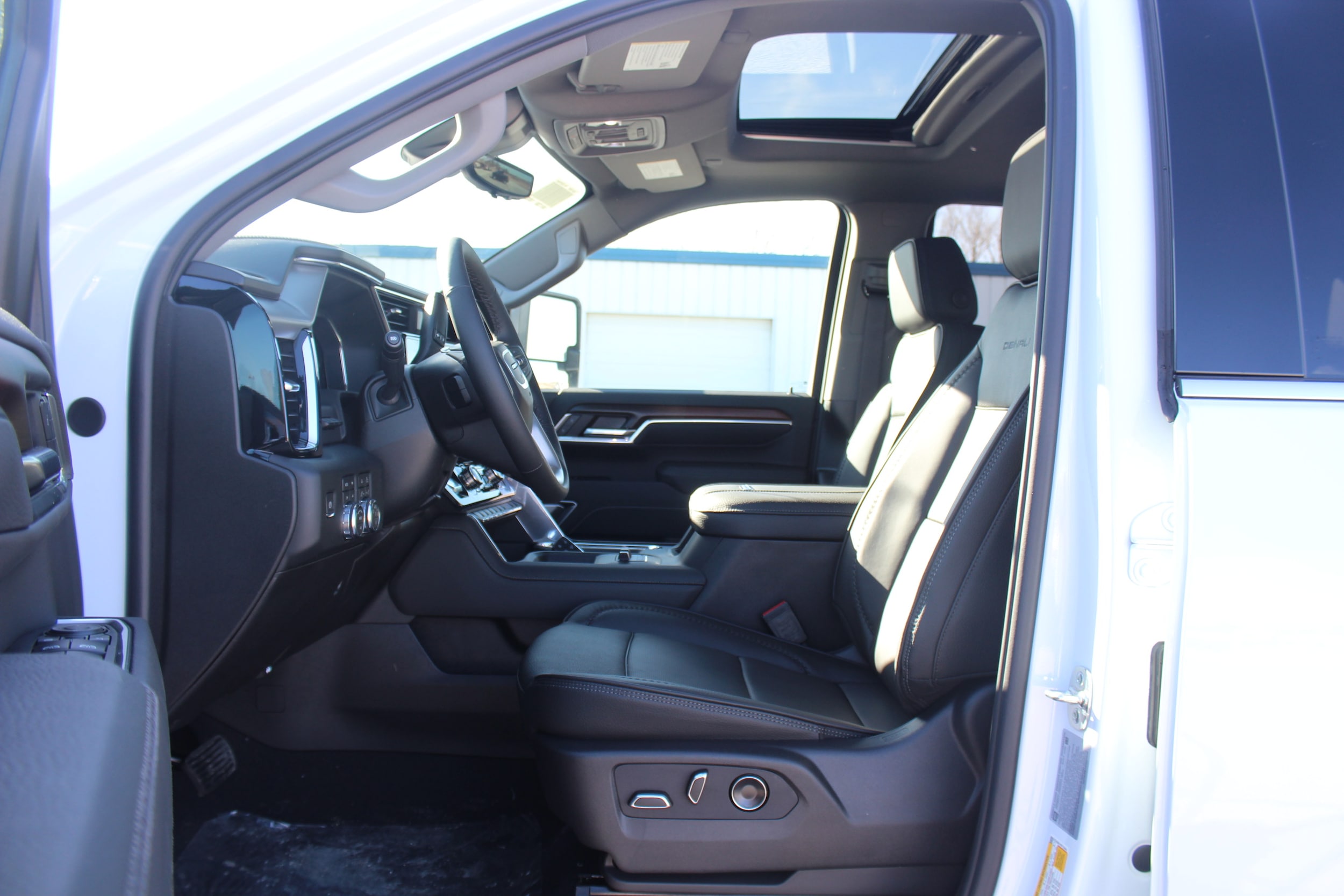 2026 GMC Sierra 2500HD Denali - Photo 18