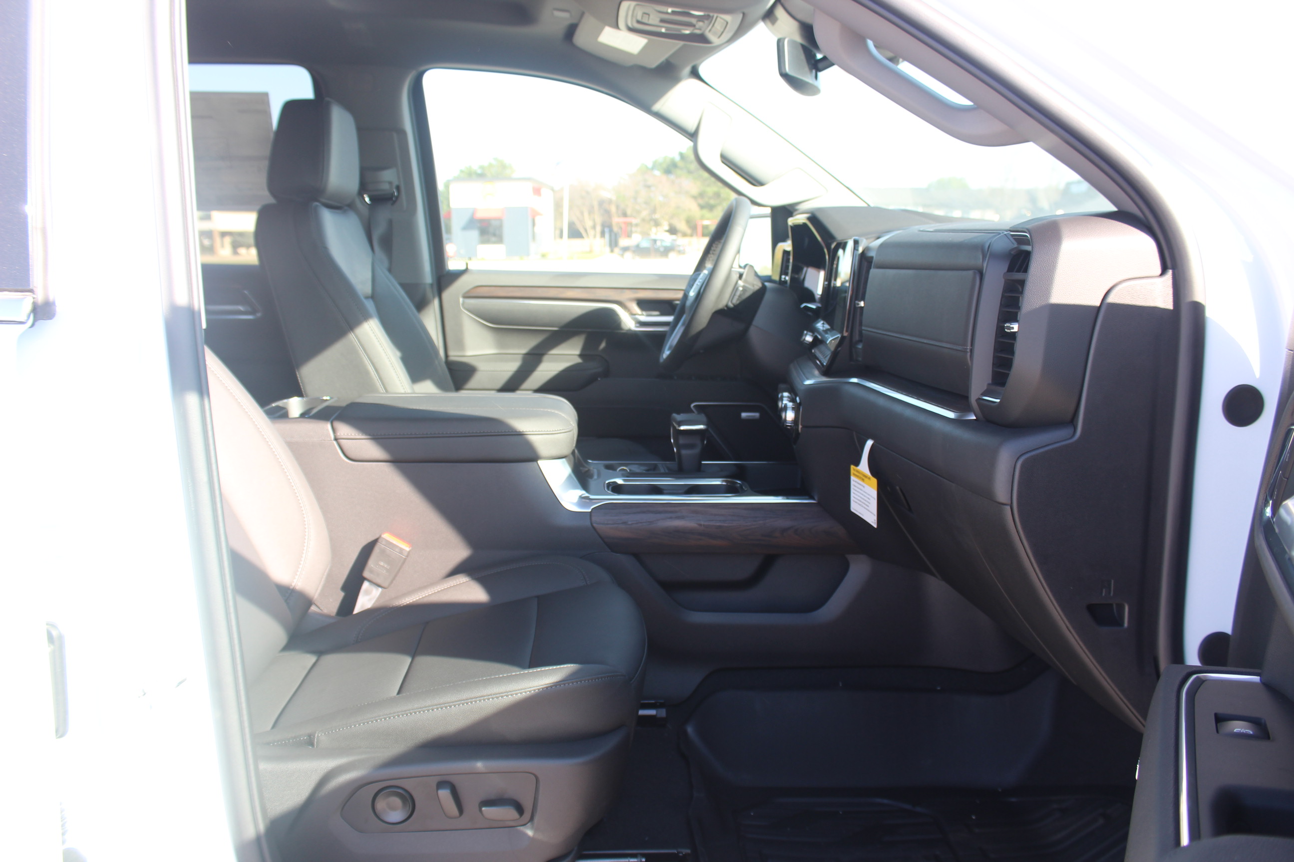 2026 GMC Sierra 1500 SLT - Photo 25