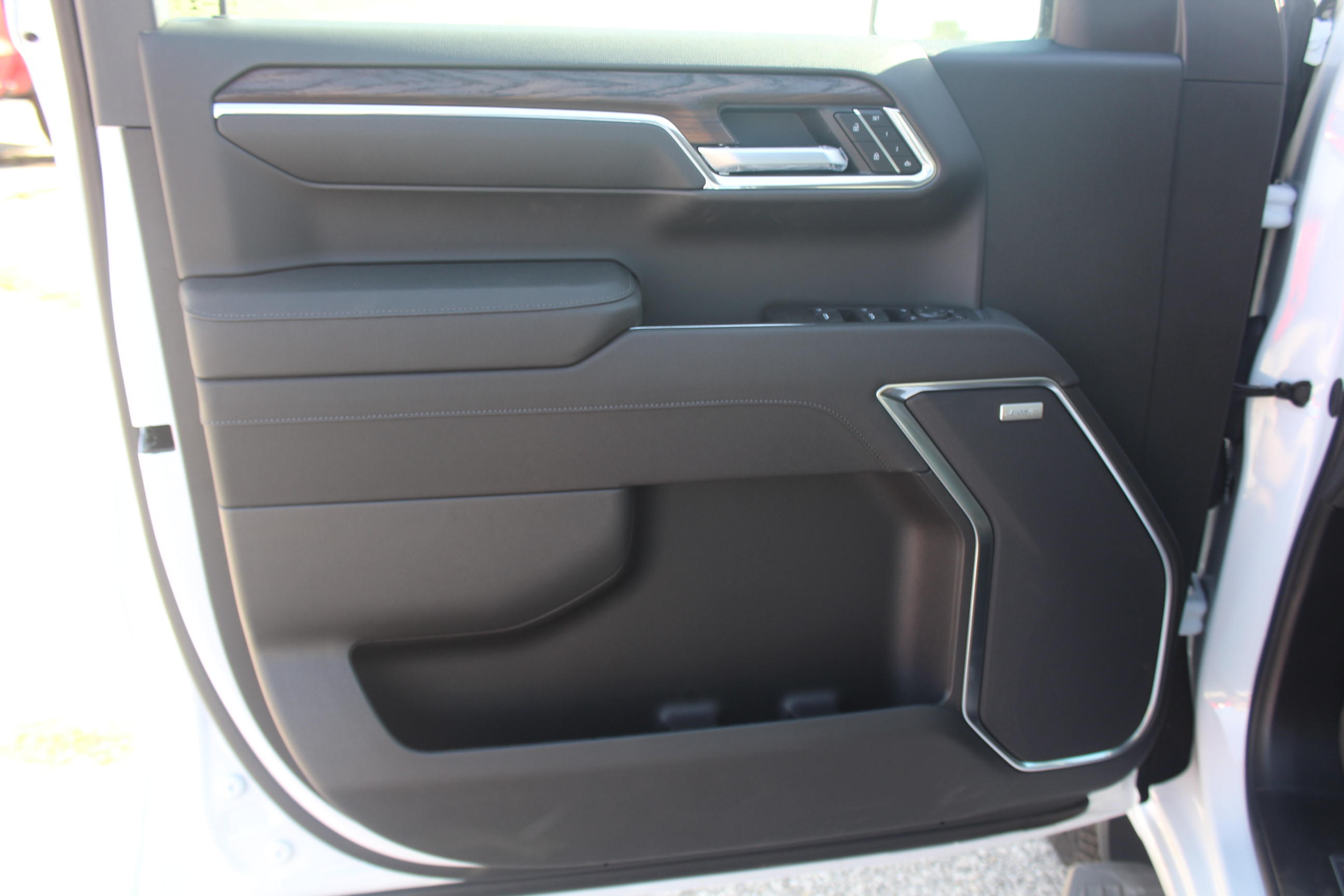 2026 GMC Sierra 1500 SLT - Photo 16