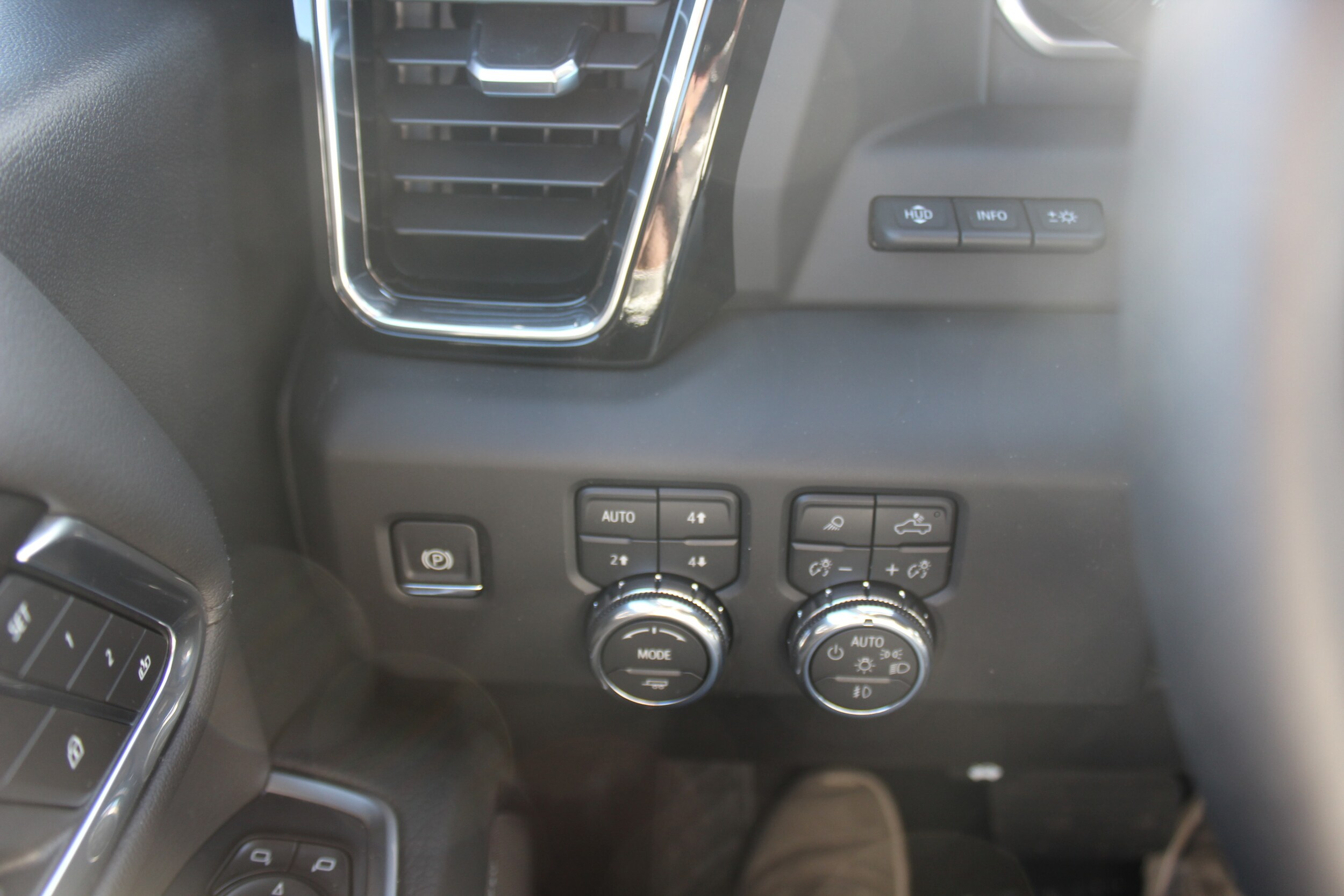 2026 GMC Sierra 2500HD Denali - Photo 12