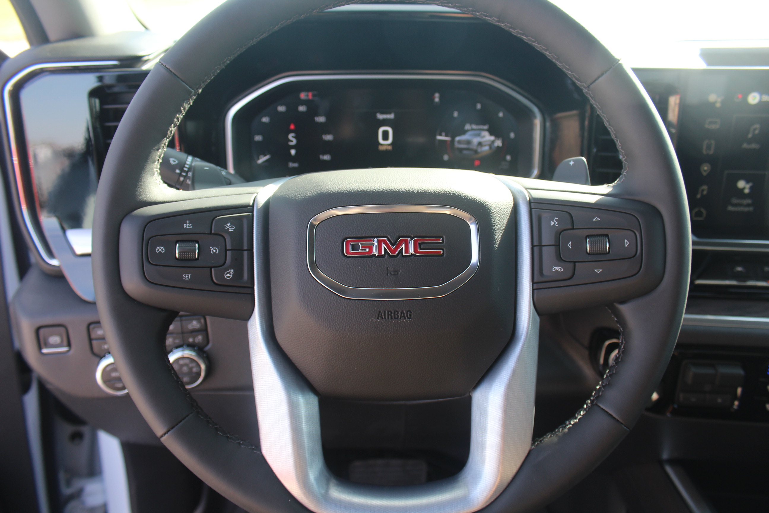 2026 GMC Sierra 1500 SLT - Photo 8