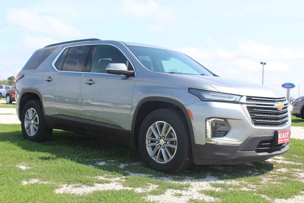 Used 2023 Chevrolet Traverse LT Cloth SUV