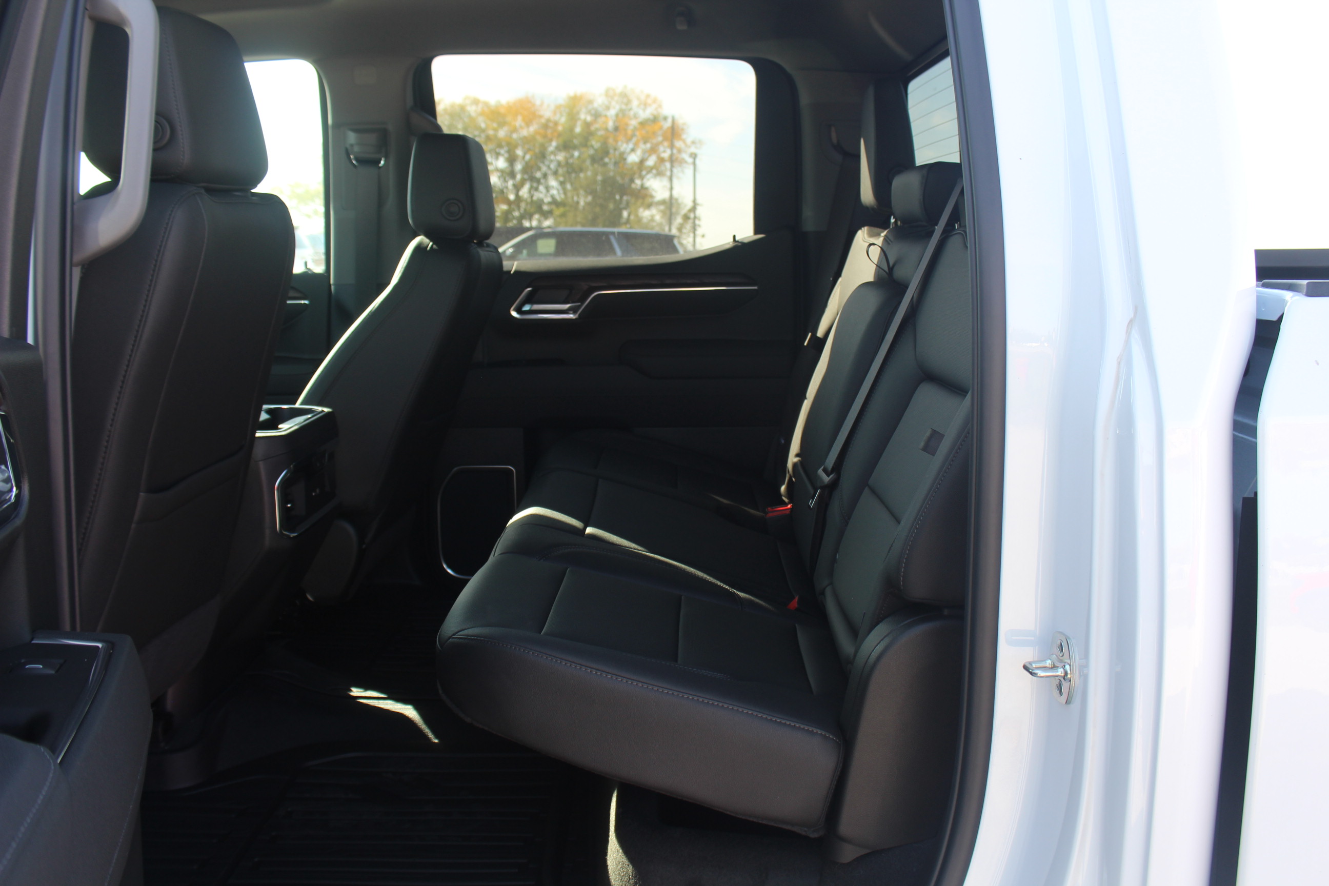 2026 GMC Sierra 1500 SLT - Photo 20