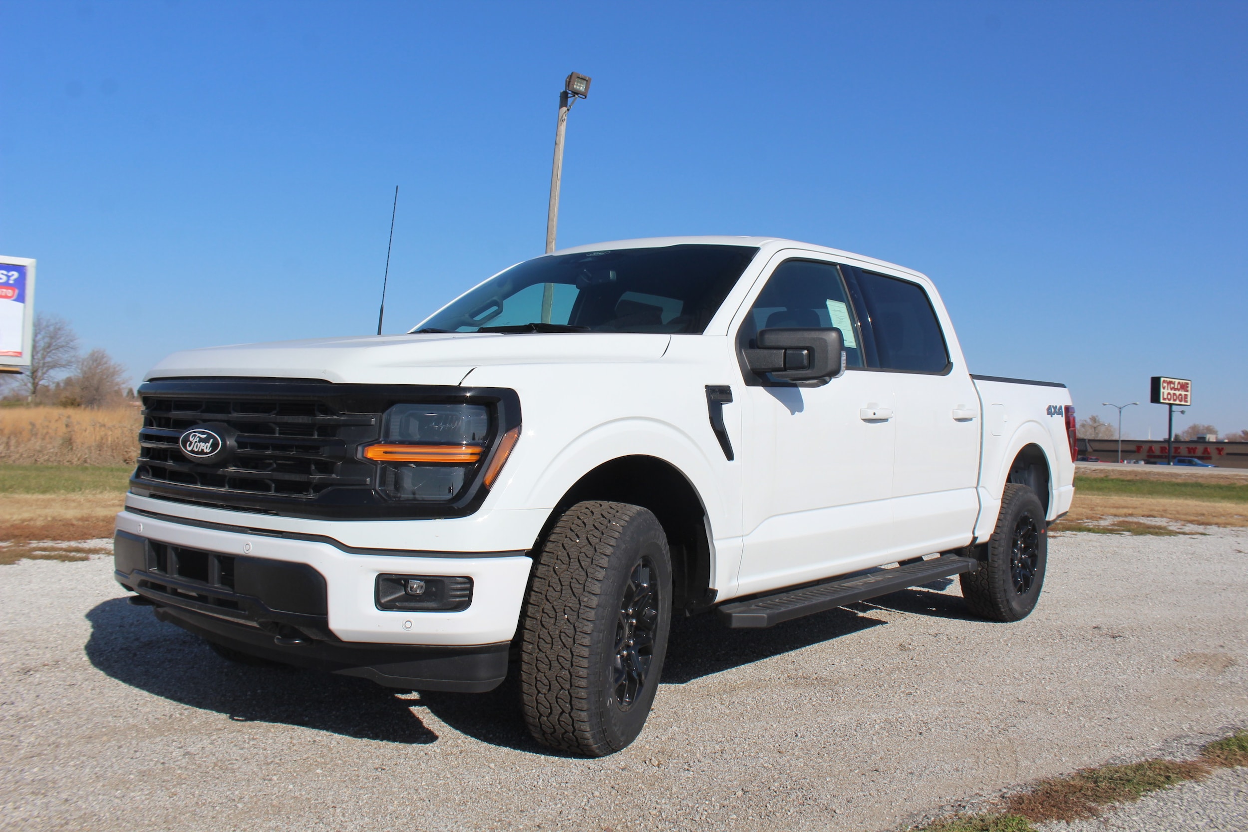 2025 Ford F-150 XLT's photo