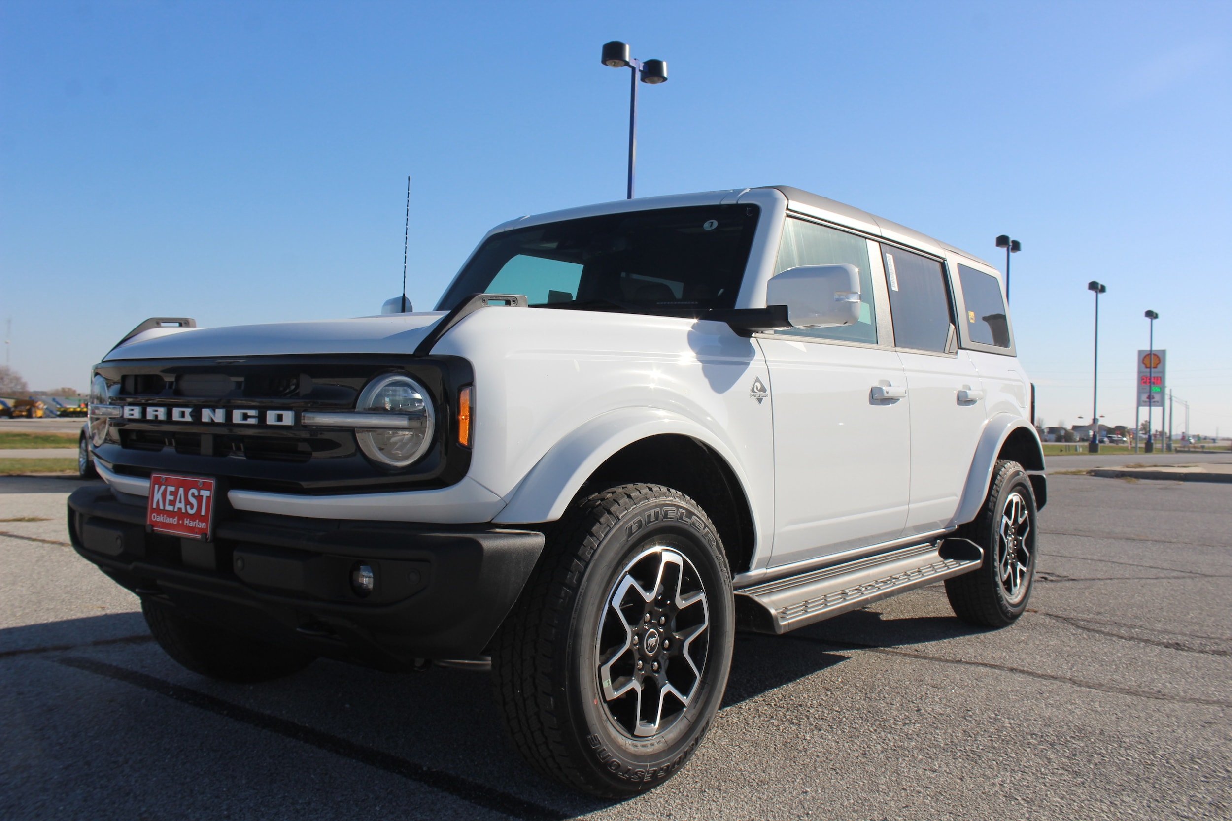 2025 Ford Bronco 4-Door Outer Banks's photo