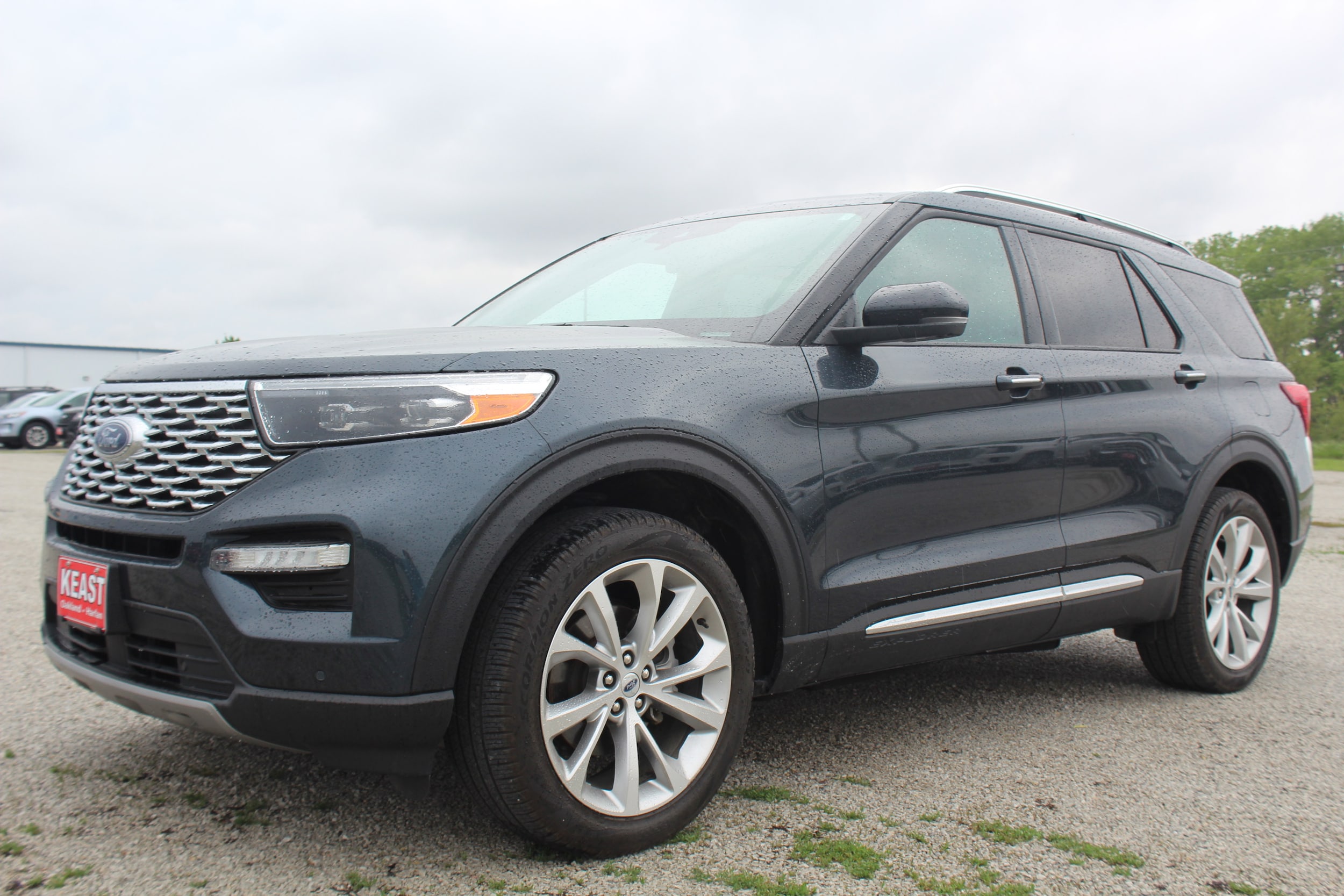 2023 Ford Explorer Platinum's photo