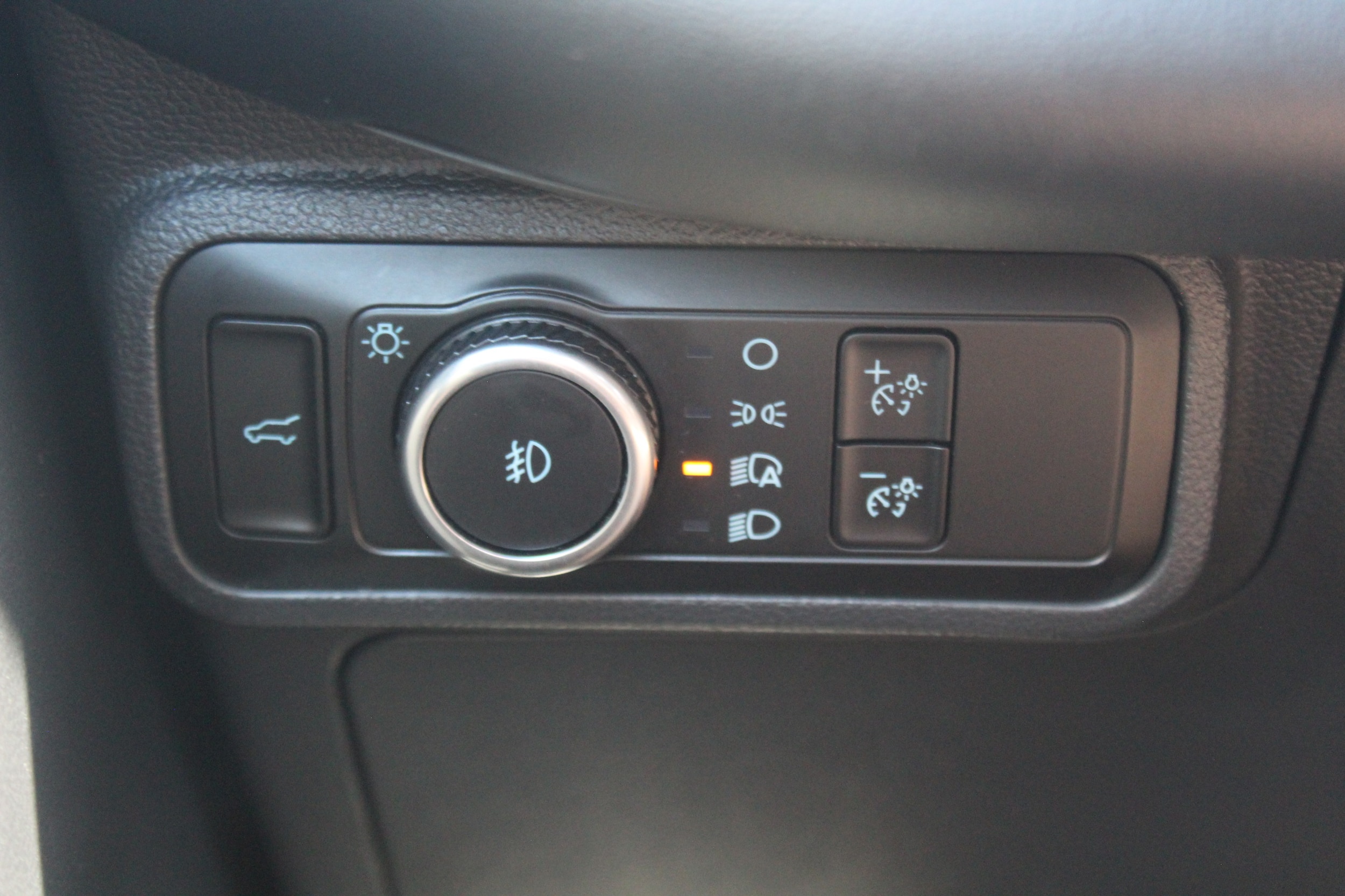 2025 Ford Explorer ST - Photo 12