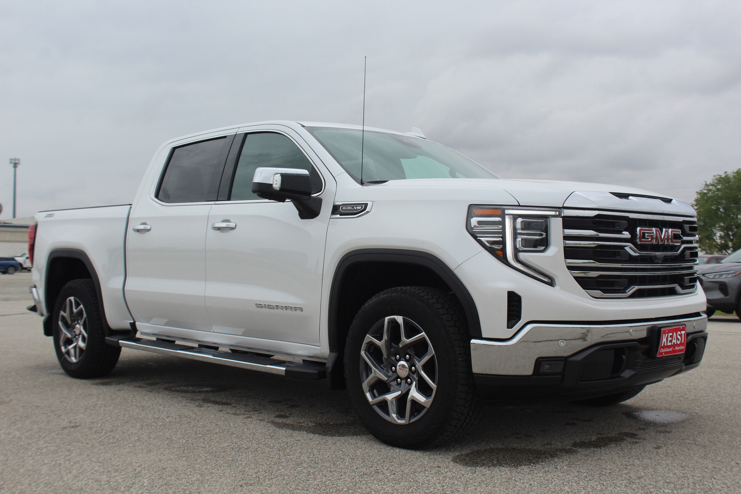 2025 Gmc Sierra 1500 SLT photo 3