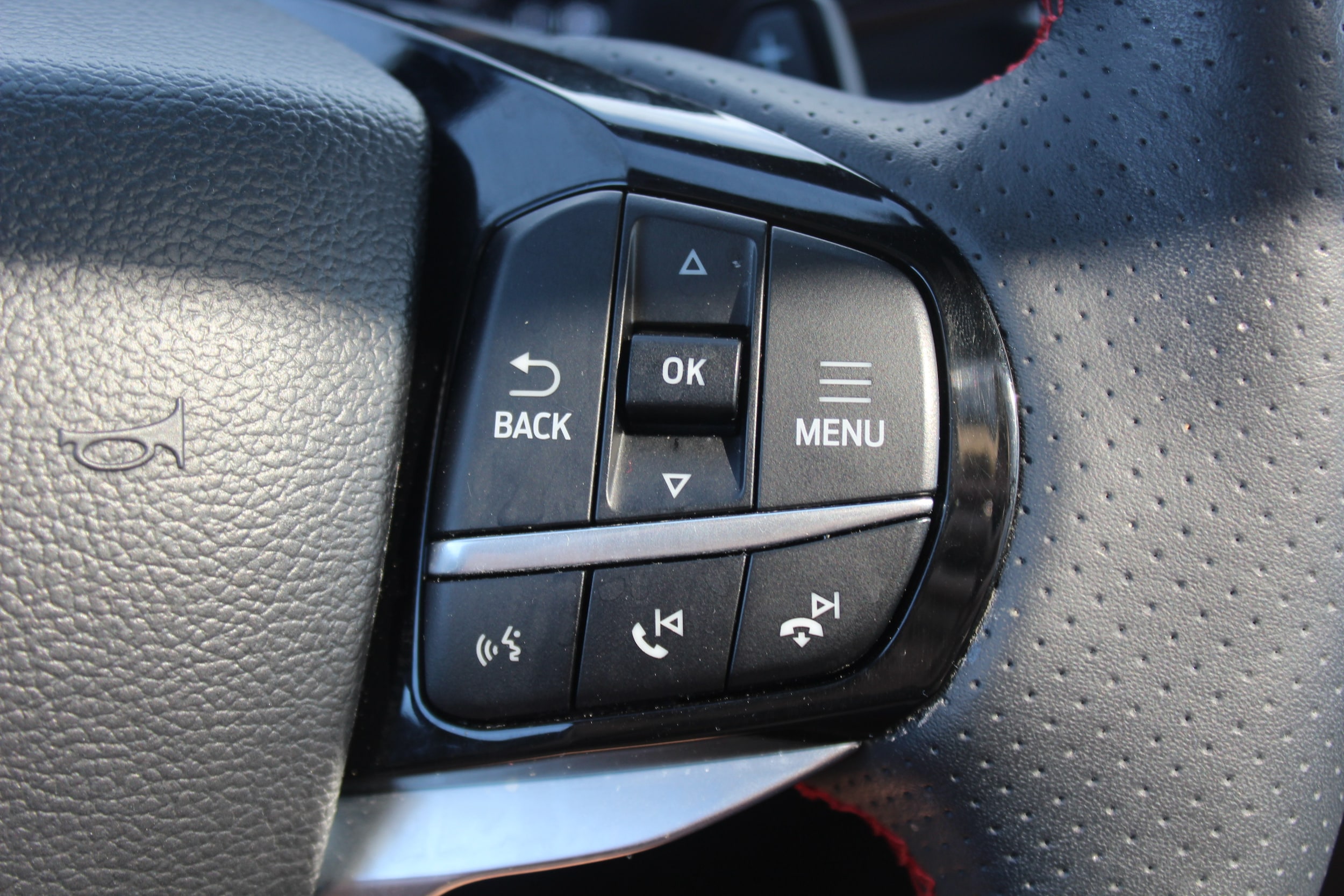 2025 Ford Explorer ST - Photo 11