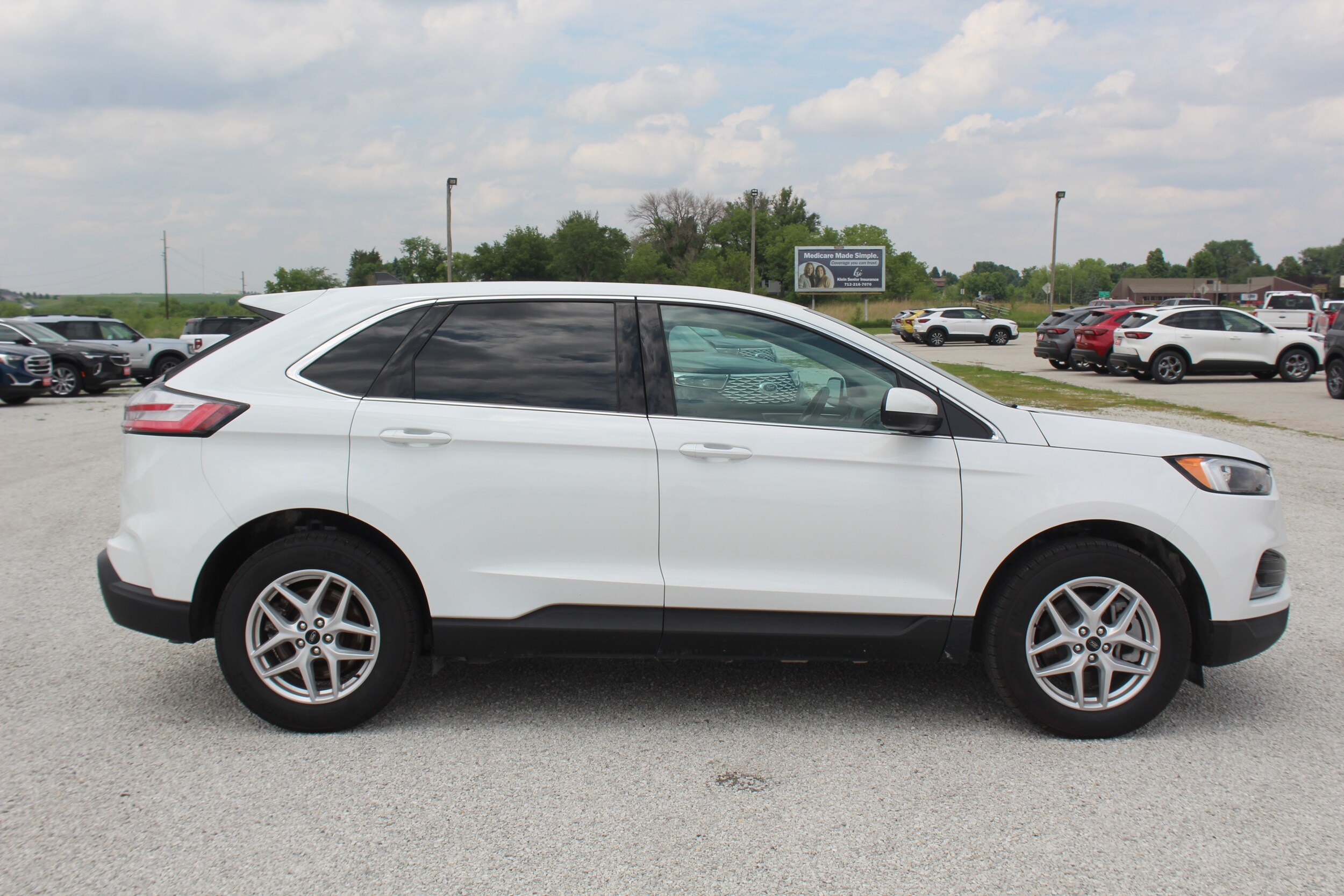 2024 Ford Edge SEL photo 4