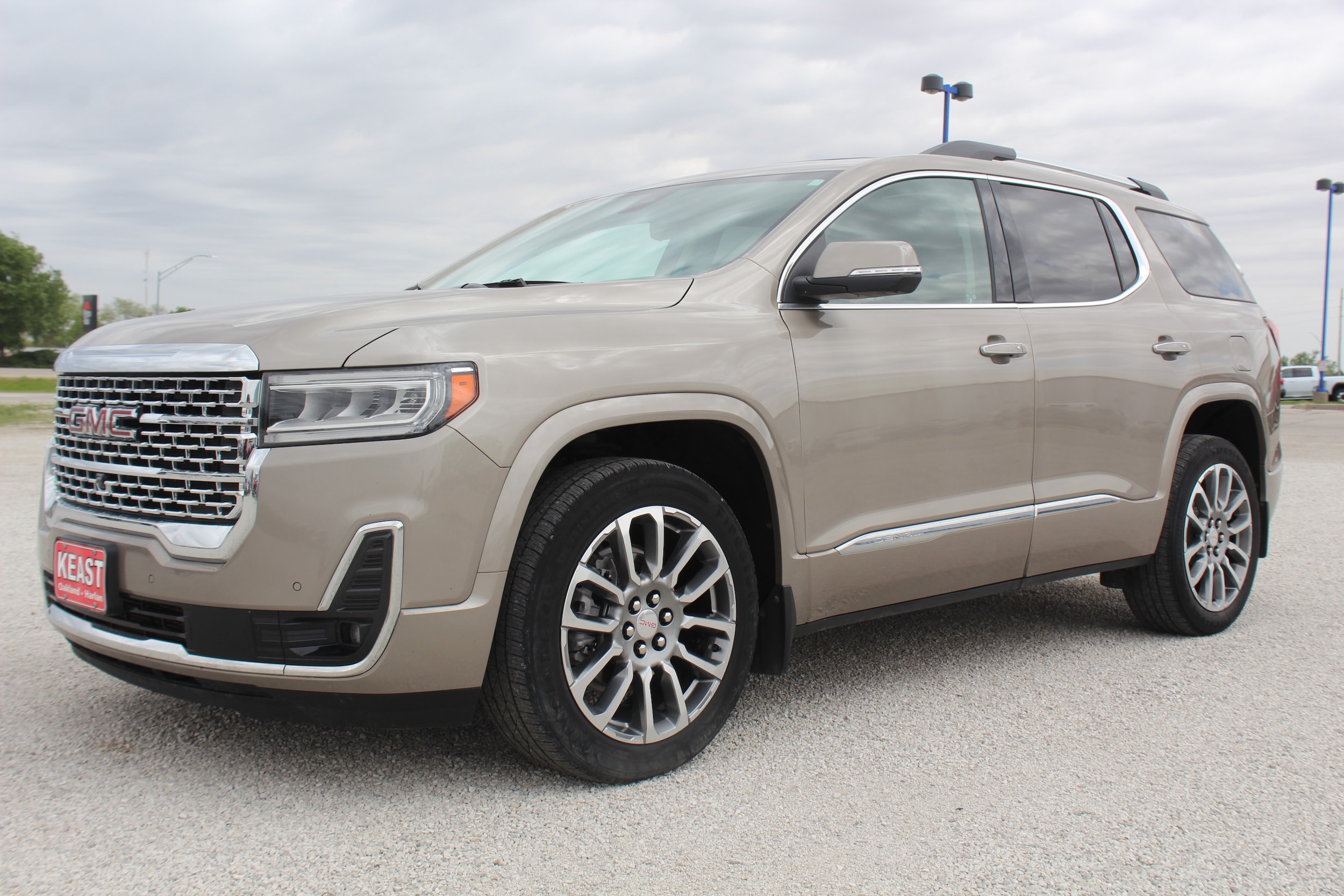 Light Stone Metallic 2022 GMC Acadia SUV / Crossover Four-Wheel Drive Automatic