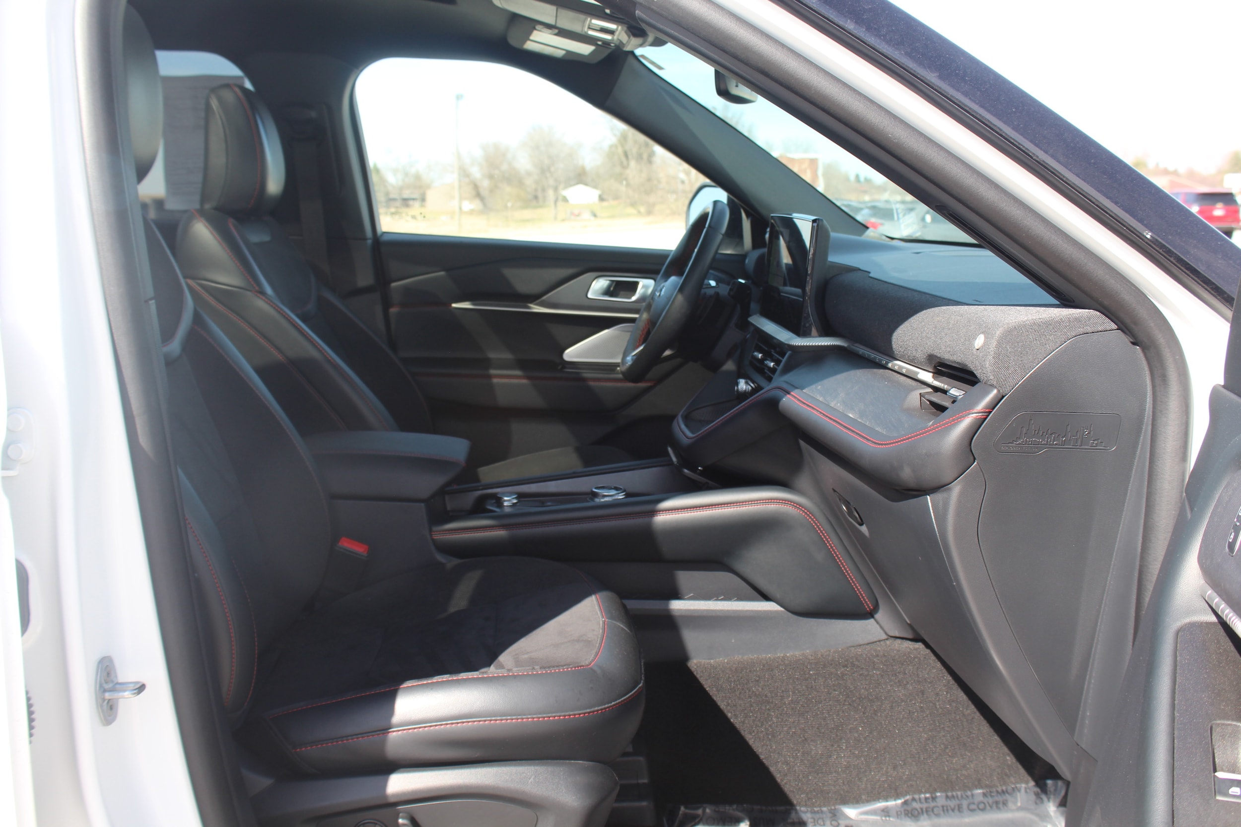 2025 Ford Explorer ST - Photo 28
