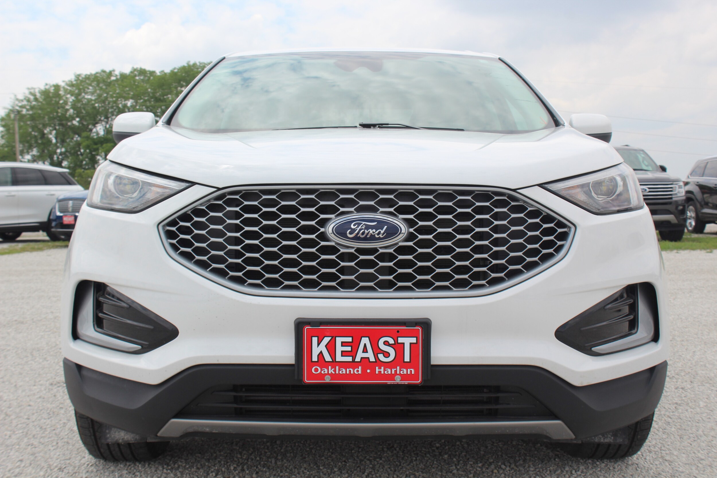 2024 Ford Edge SEL photo 2