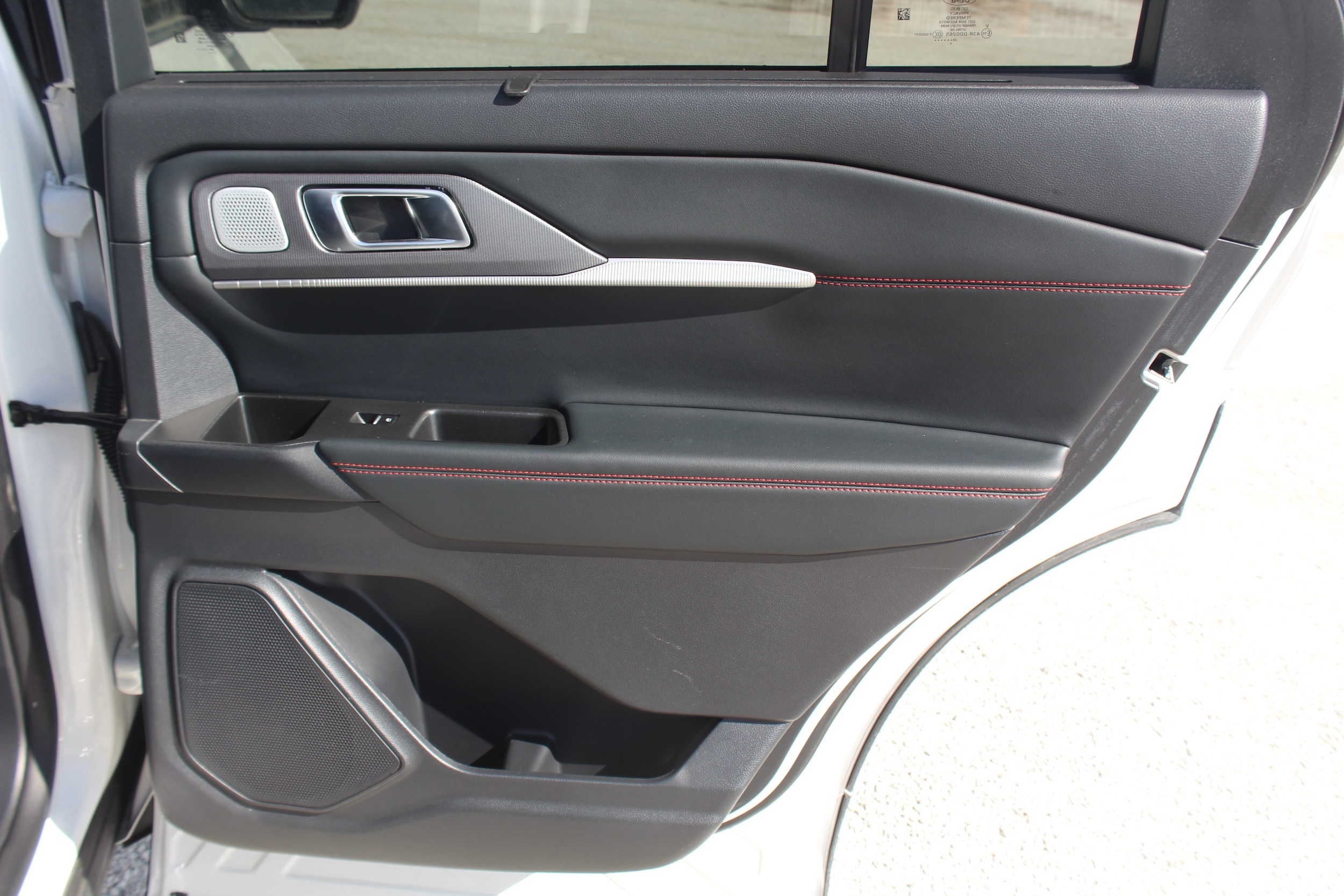 2025 Ford Explorer ST - Photo 25