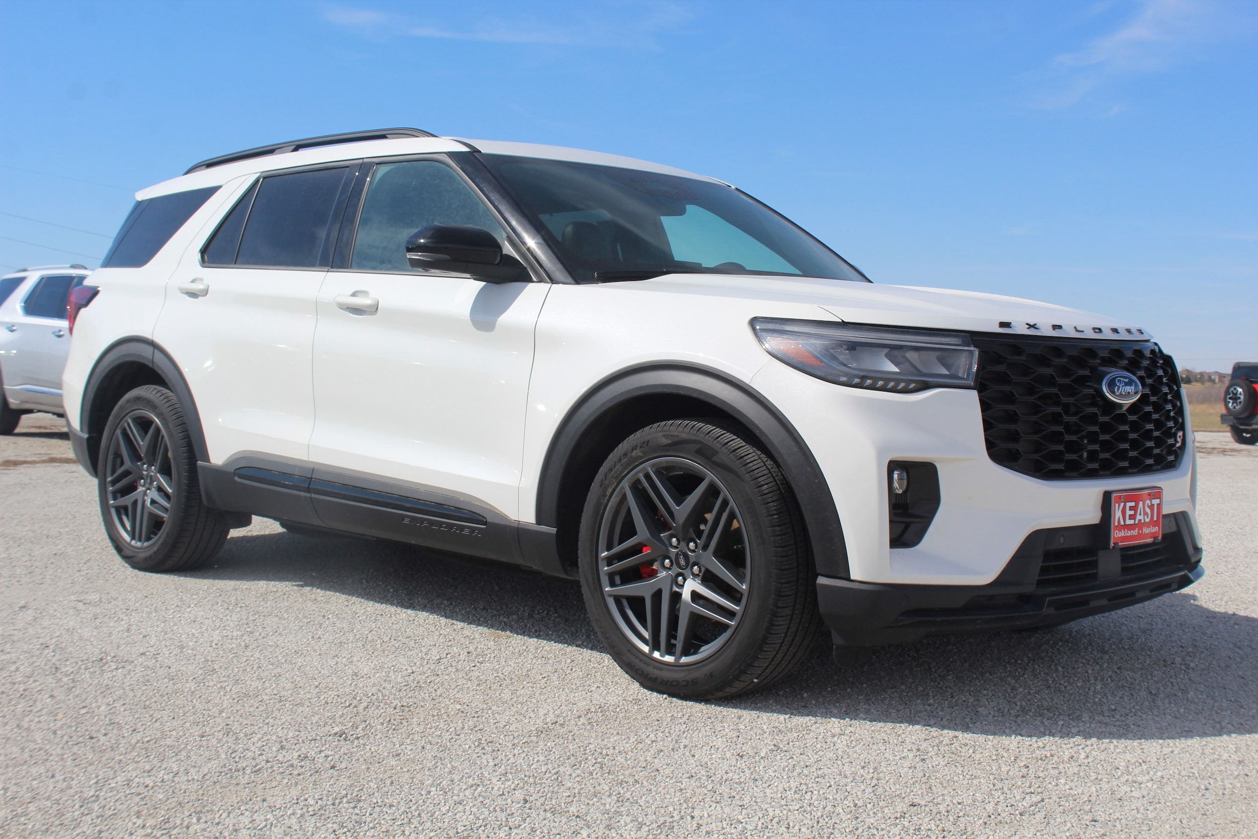 2025 Ford Explorer ST - Photo 3