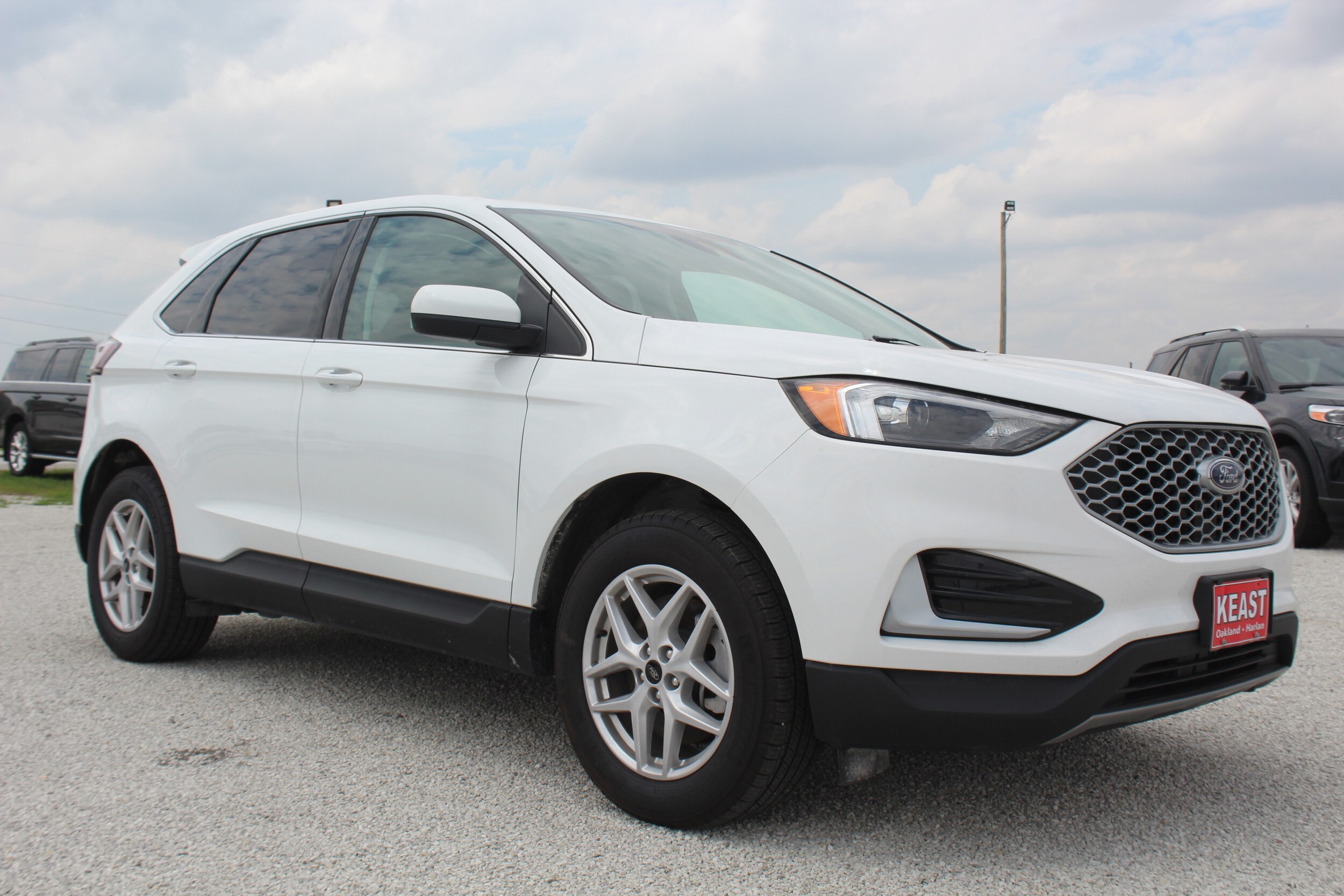 2024 Ford Edge SEL photo 3