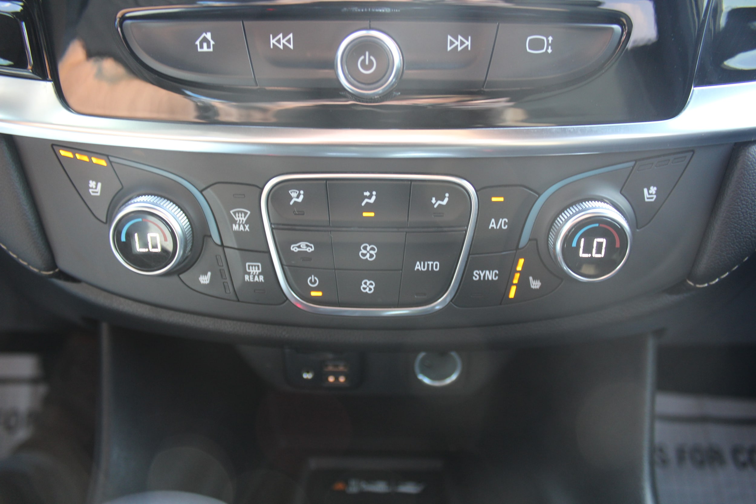 2022 Chevrolet Traverse Premier - Photo 12