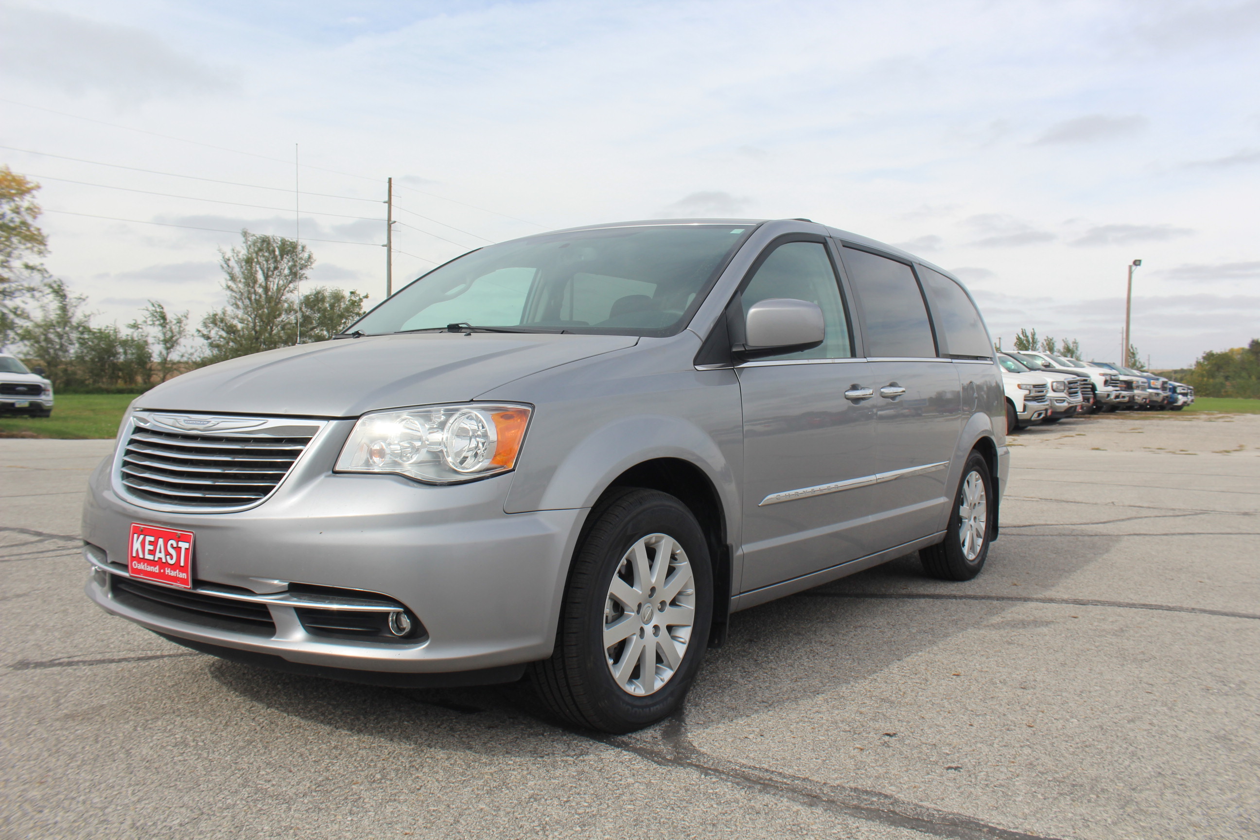  2015 Chrysler Town & Country Touring FWD   