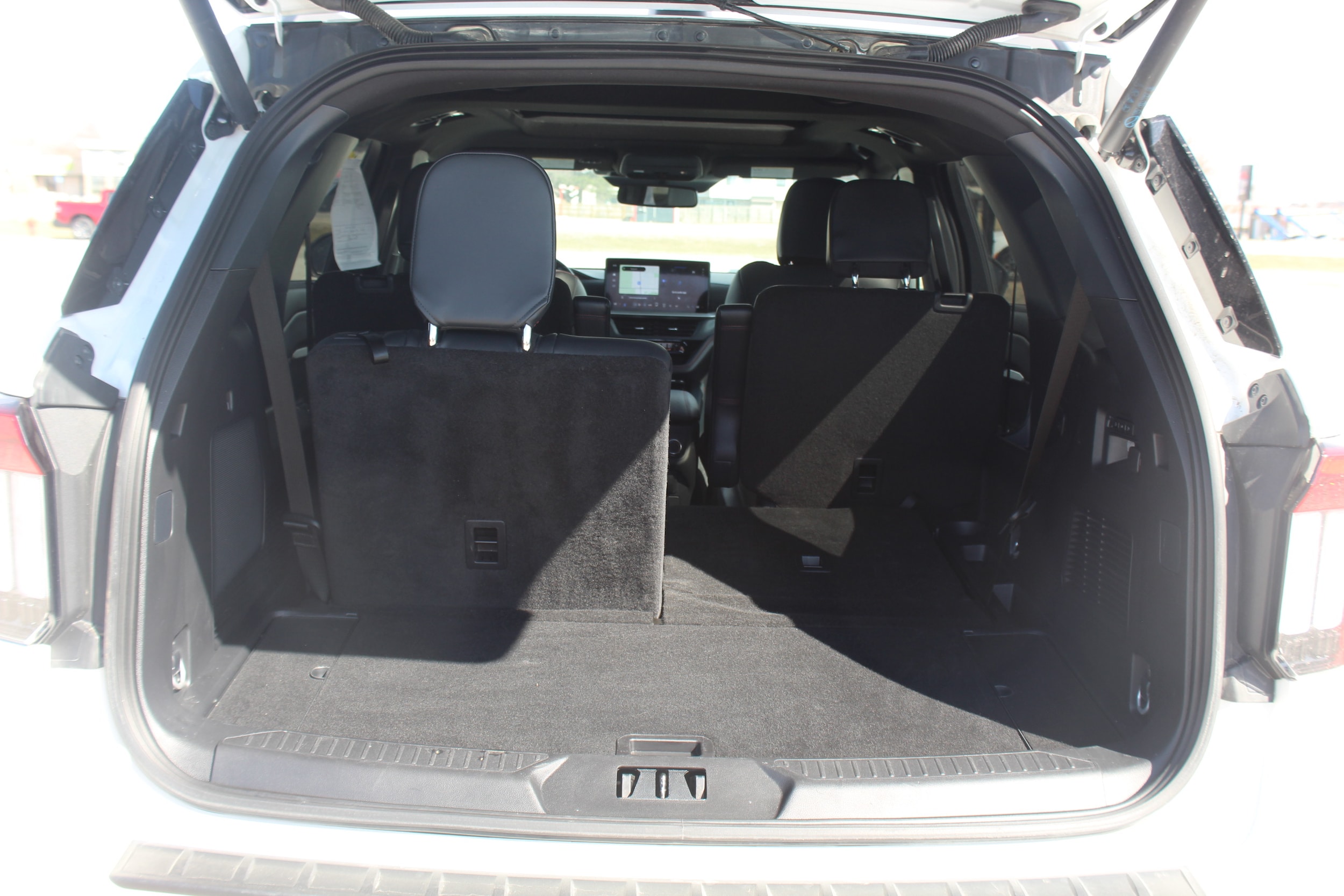 2025 Ford Explorer ST - Photo 23