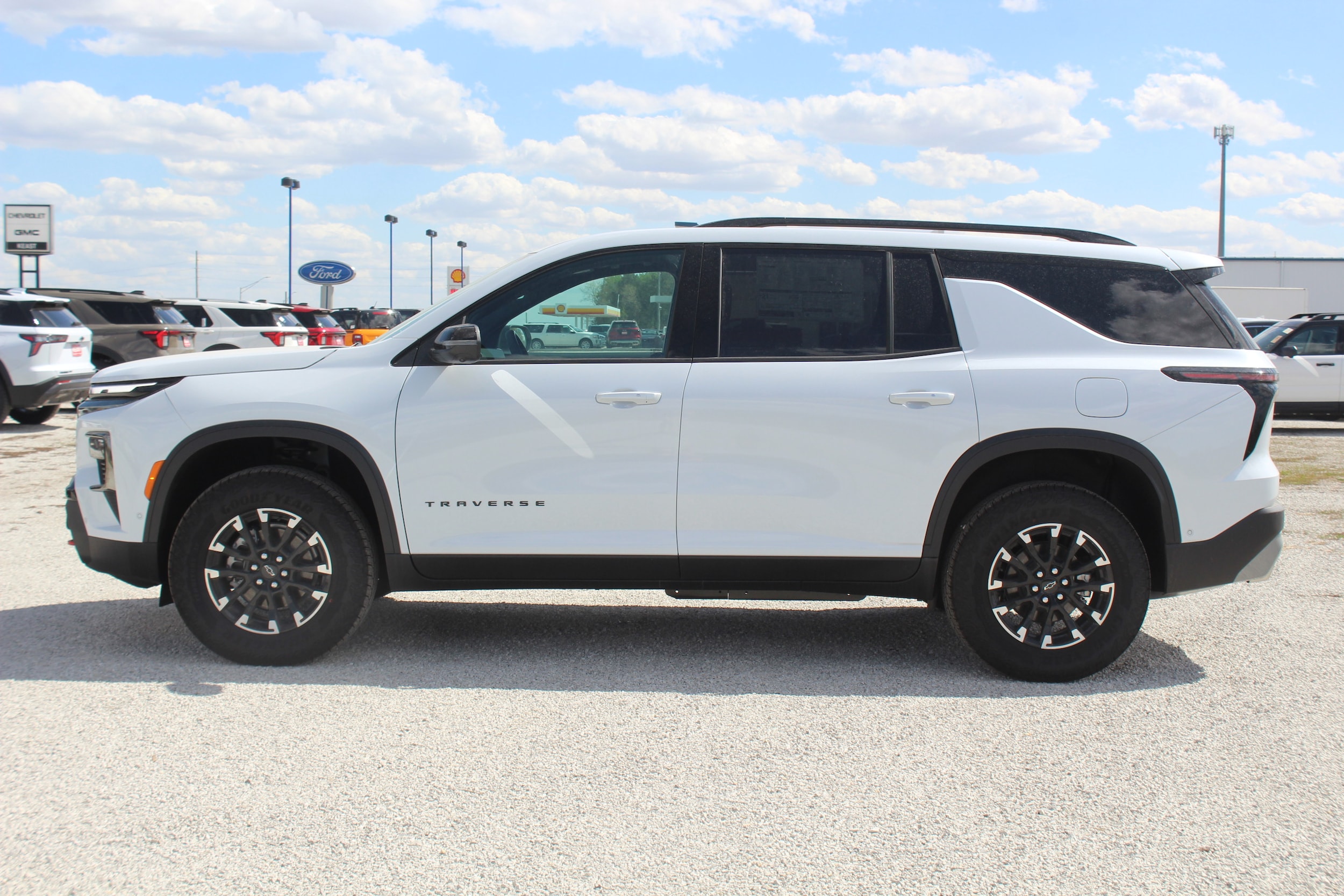 2026 Chevrolet Traverse Z71 - Photo 8