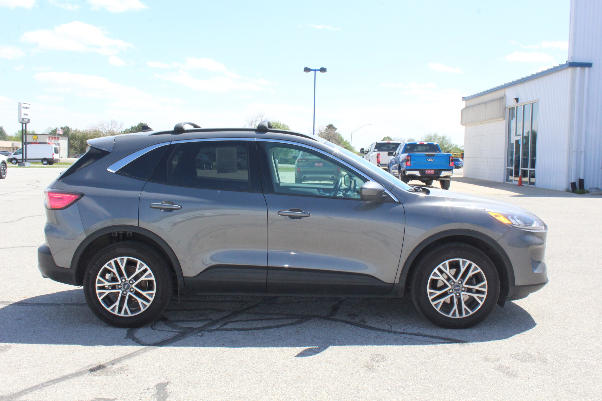 2022 Ford Escape SEL photo 4