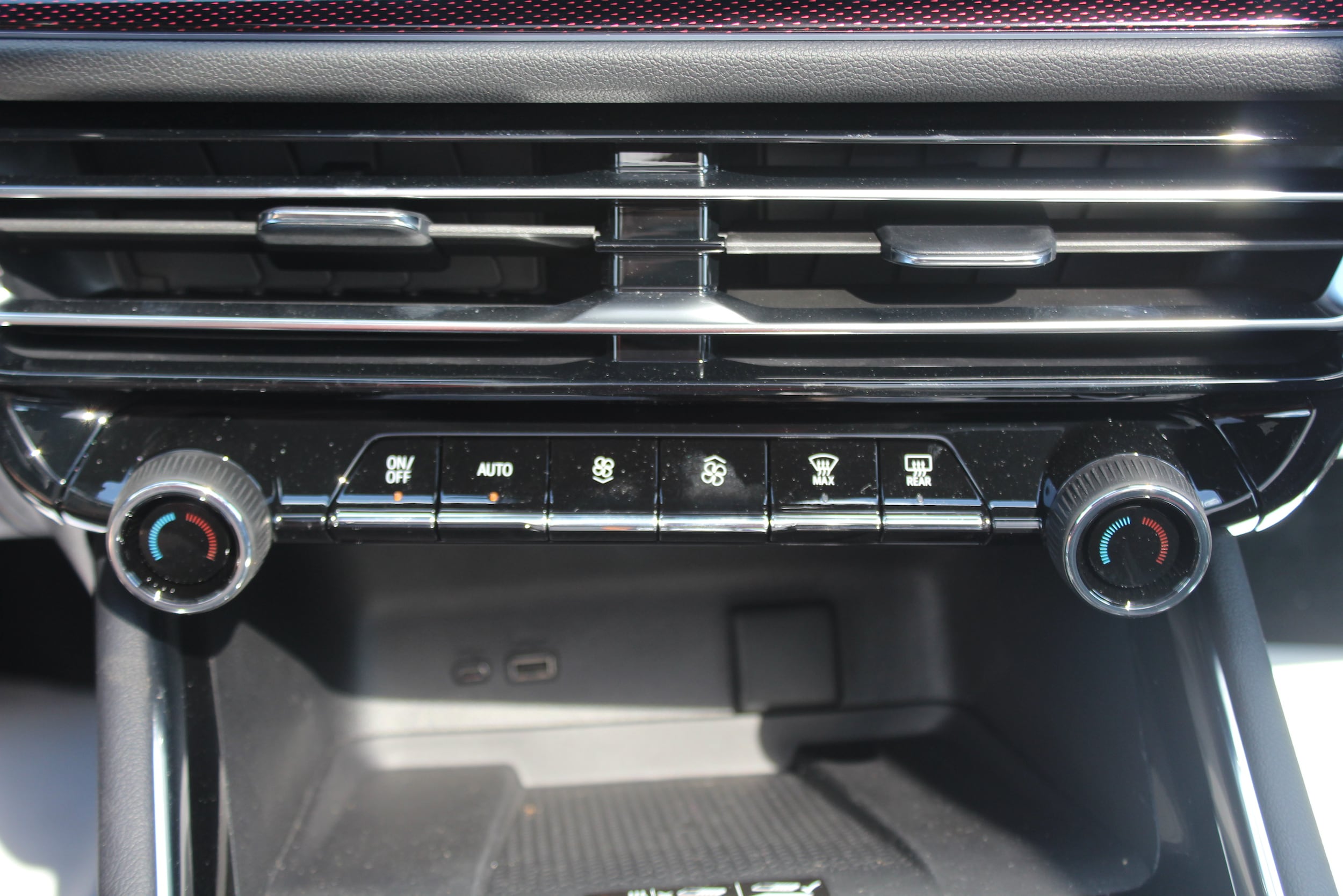 2026 Chevrolet Traverse Z71 - Photo 13