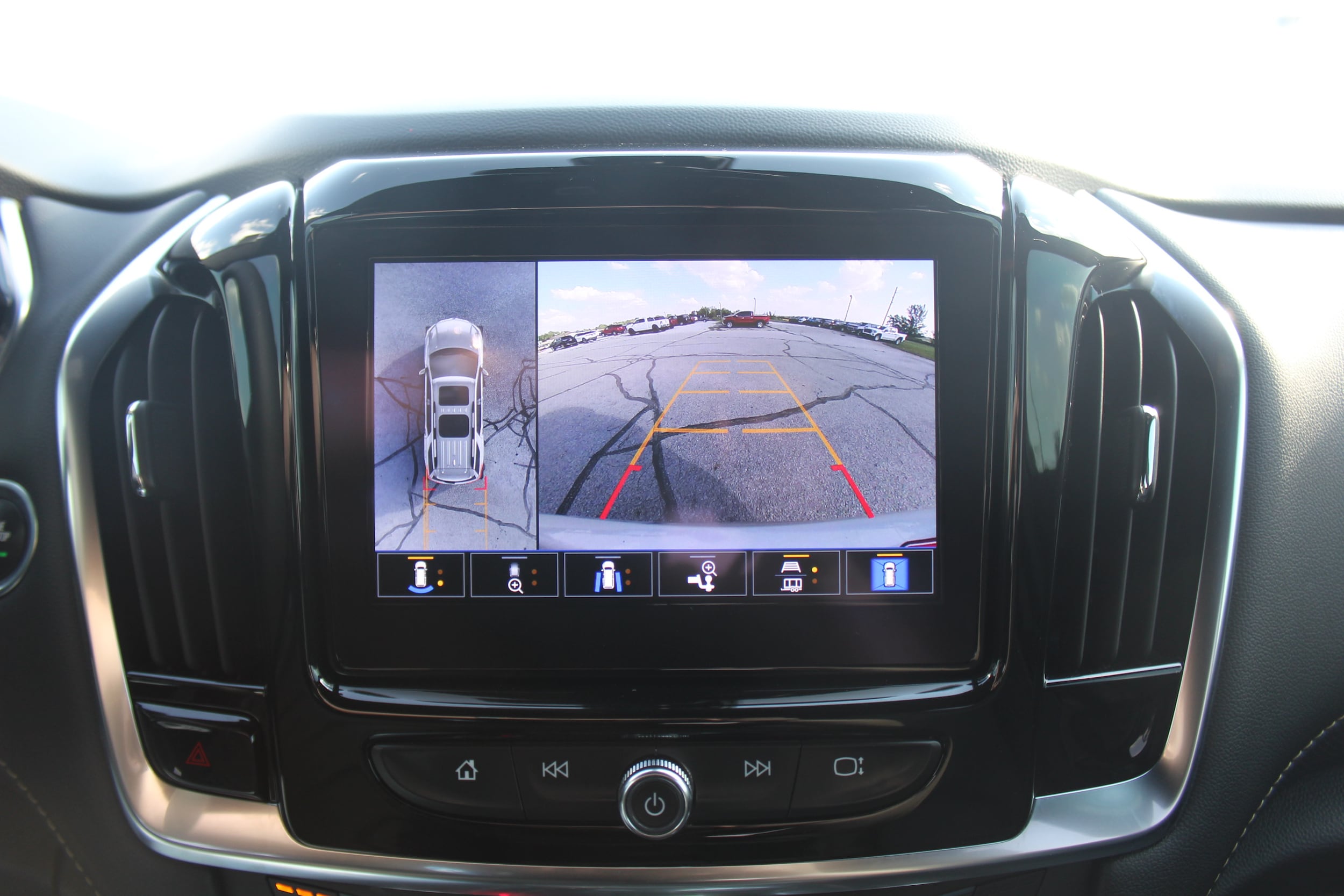 2022 Chevrolet Traverse Premier - Photo 11