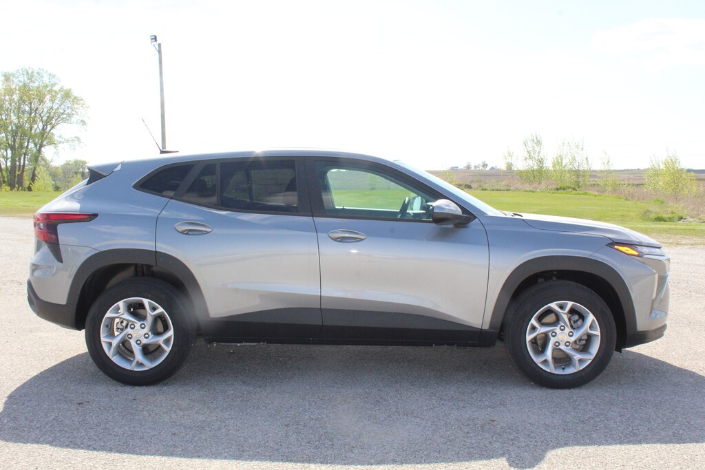 New 2026 Chevrolet Trax LS SUV