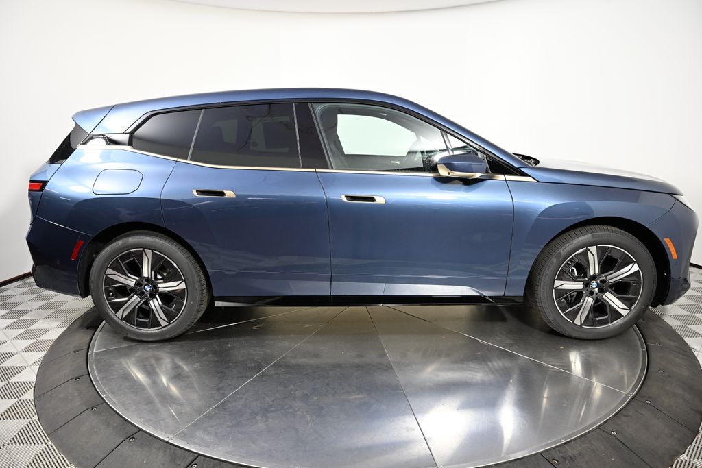 2026 BMW iX 45 - Photo 6