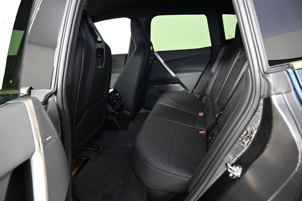 2026 BMW iX 45 - Photo 23