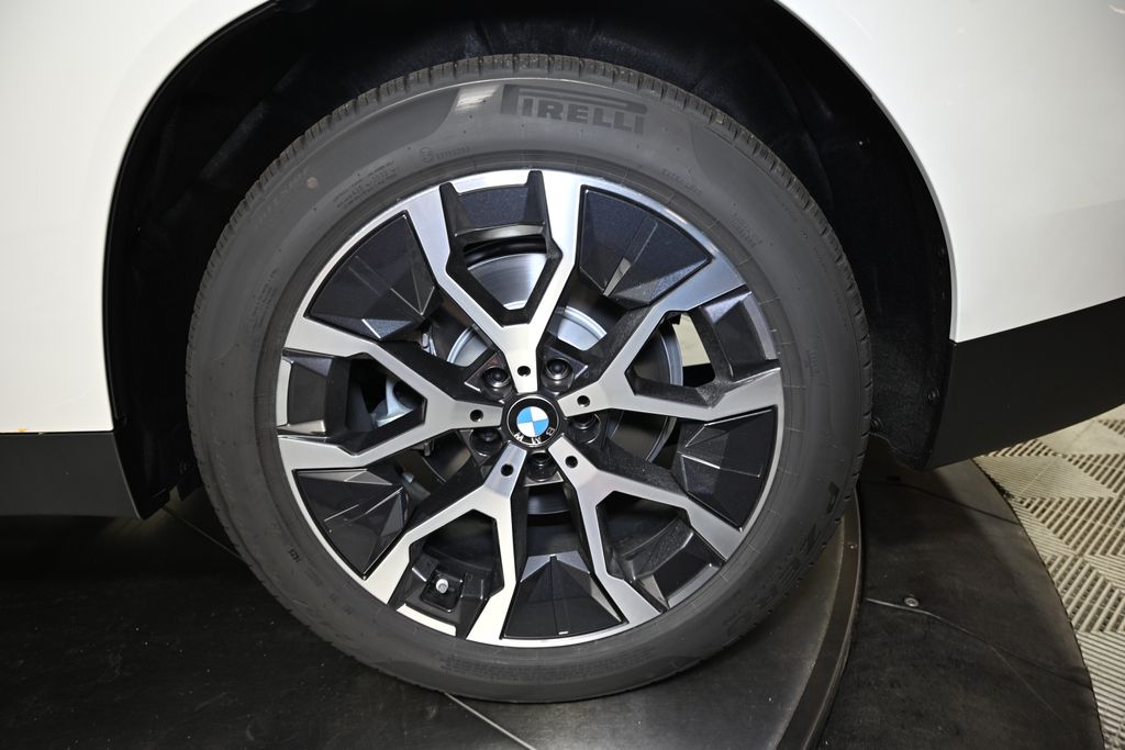 2026 BMW X3 30 - Photo 12