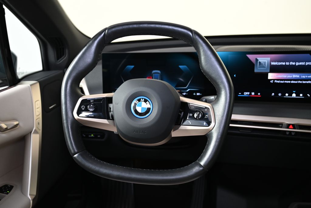 2025 BMW iX 50 - Photo 16