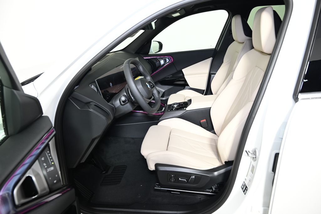 2026 BMW X3 30 - Photo 14