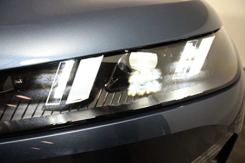 2026 BMW iX 45 - Photo 9