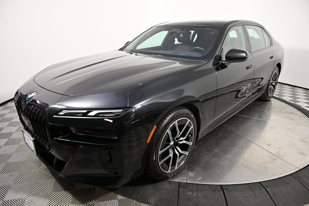 2024 BMW 740i Sedan 