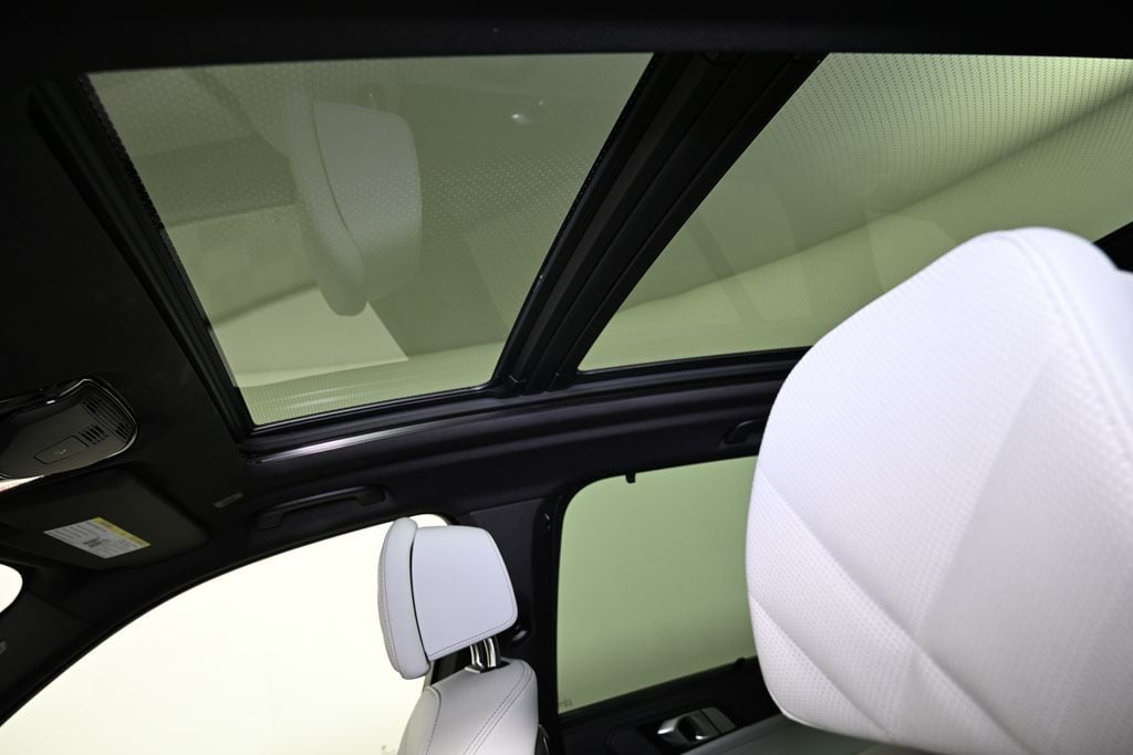 2025 BMW X5 M60i - Photo 20