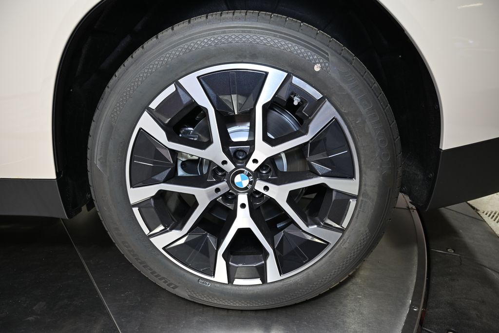 2026 BMW X3 30 - Photo 12