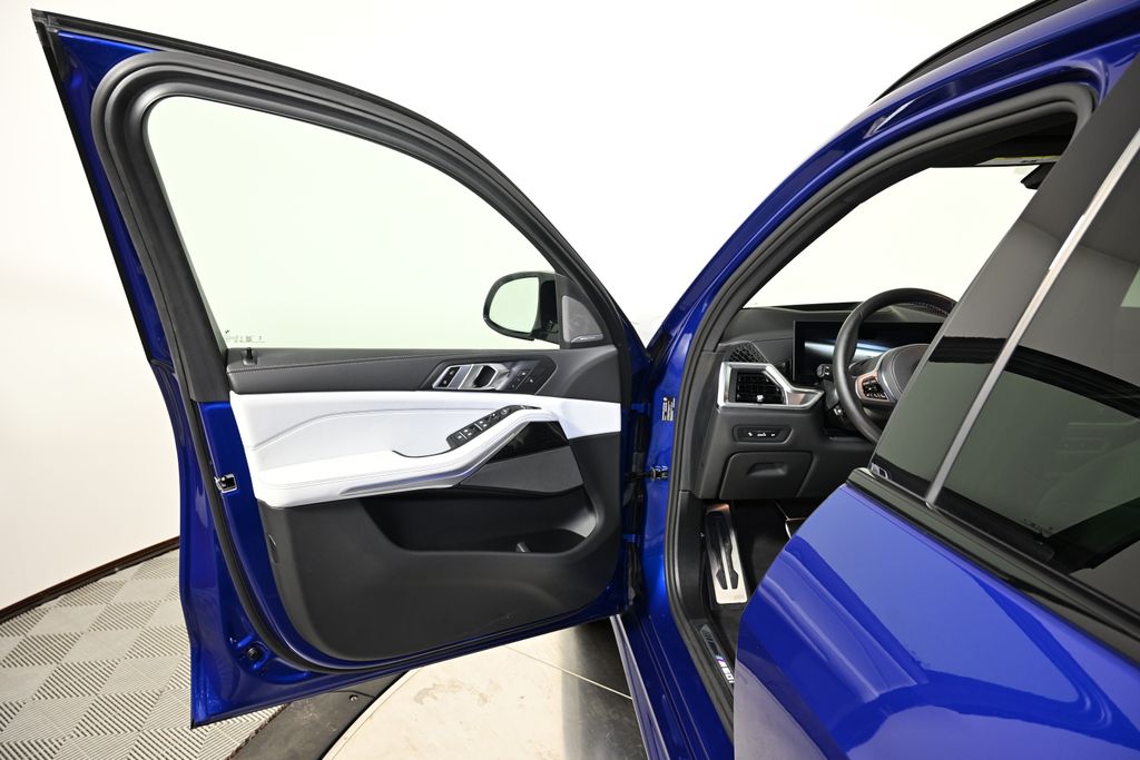 2025 BMW X5 M60i - Photo 21