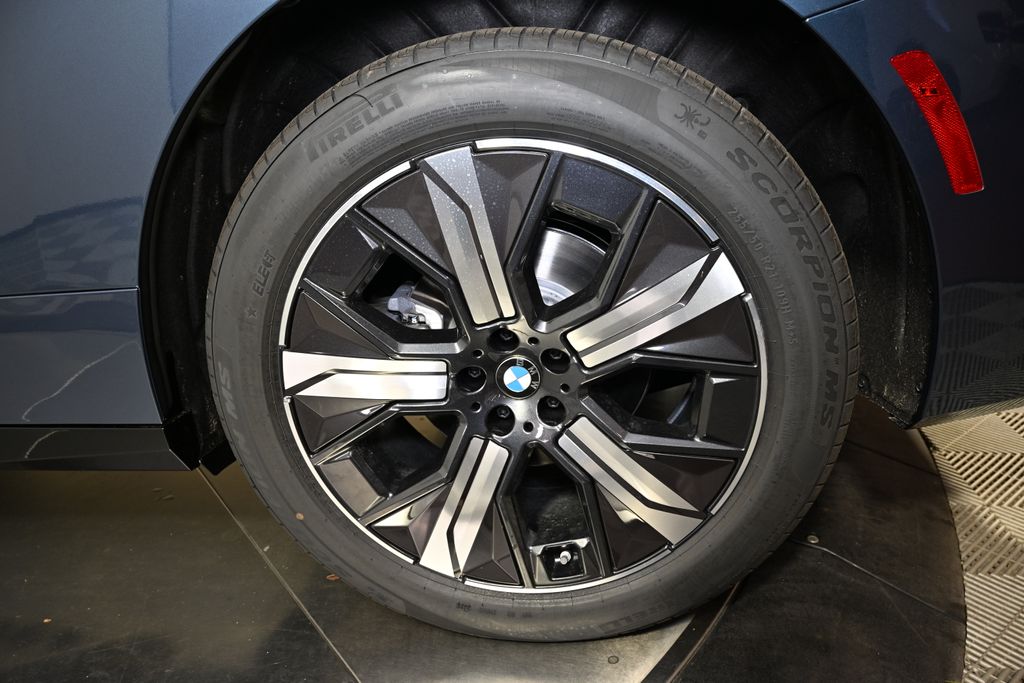 2026 BMW iX 45 - Photo 12