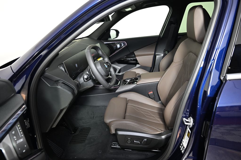 2026 BMW X3 30 - Photo 14